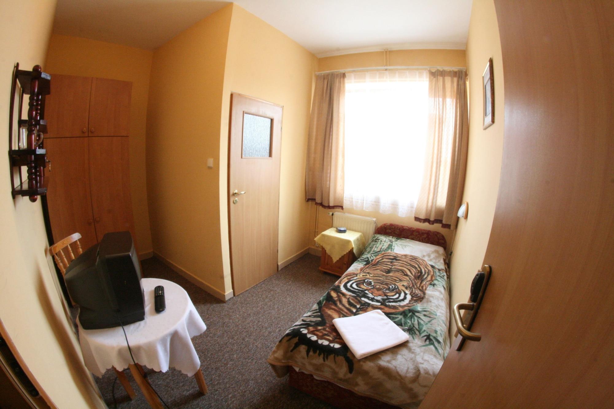 Hotel Daisy Budget كراكوفيا المظهر الخارجي الصورة