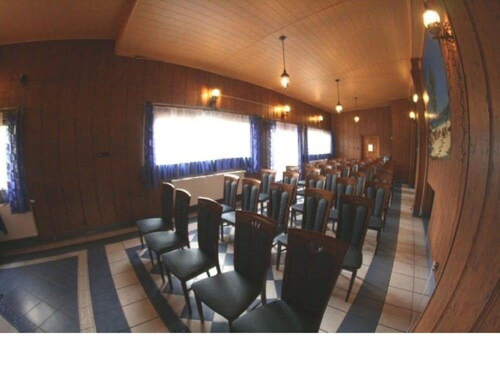 Hotel Daisy Budget كراكوفيا المظهر الخارجي الصورة
