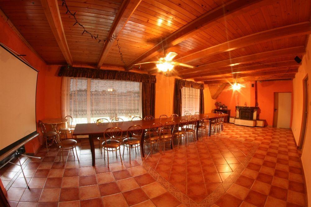 Hotel Daisy Budget كراكوفيا المظهر الخارجي الصورة