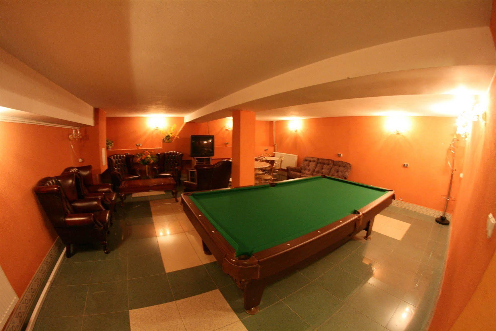Hotel Daisy Budget كراكوفيا المظهر الخارجي الصورة