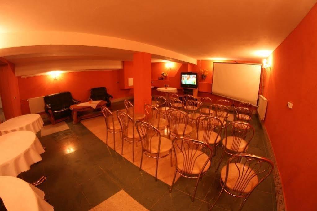 Hotel Daisy Budget كراكوفيا المظهر الخارجي الصورة
